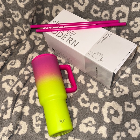 New Simple Modern 40oz TREK Tumbler in Rodeo Drive 😍 - Picture 8 of 17